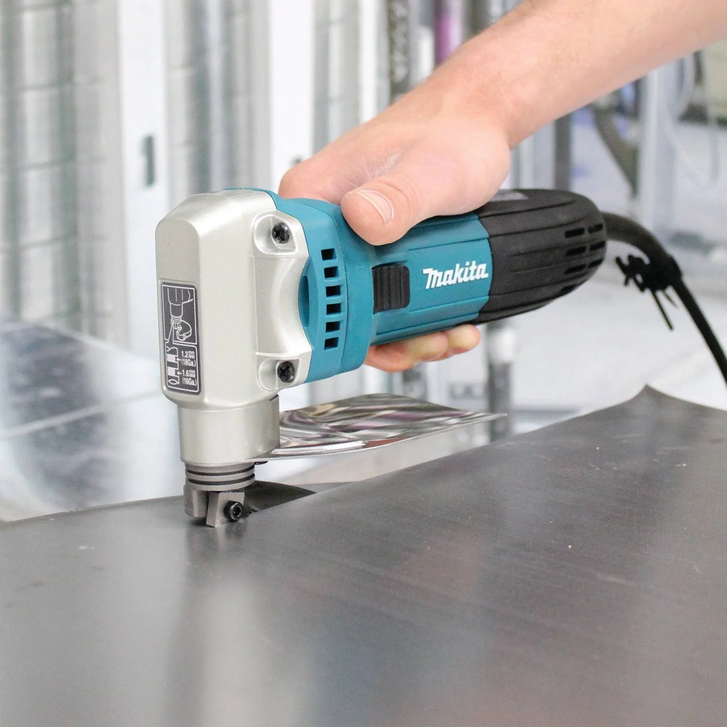 Makita JS1602 - 16 Gauge Shear, 3.3 AMP, 4,000 SPM - Image 3