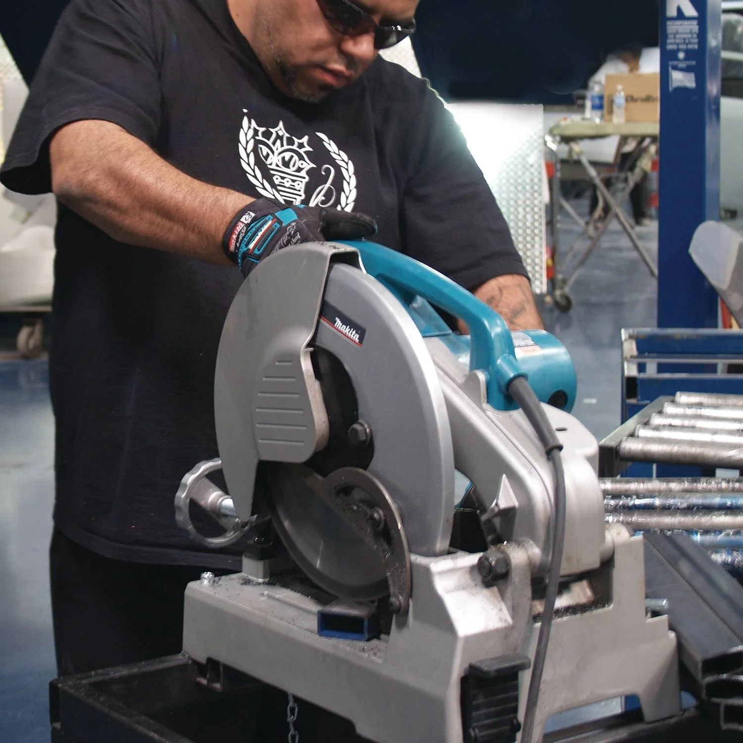Makita (LC1230) 12" Metal Cutting Saw, Carbide-Tipped Blade - Image 2