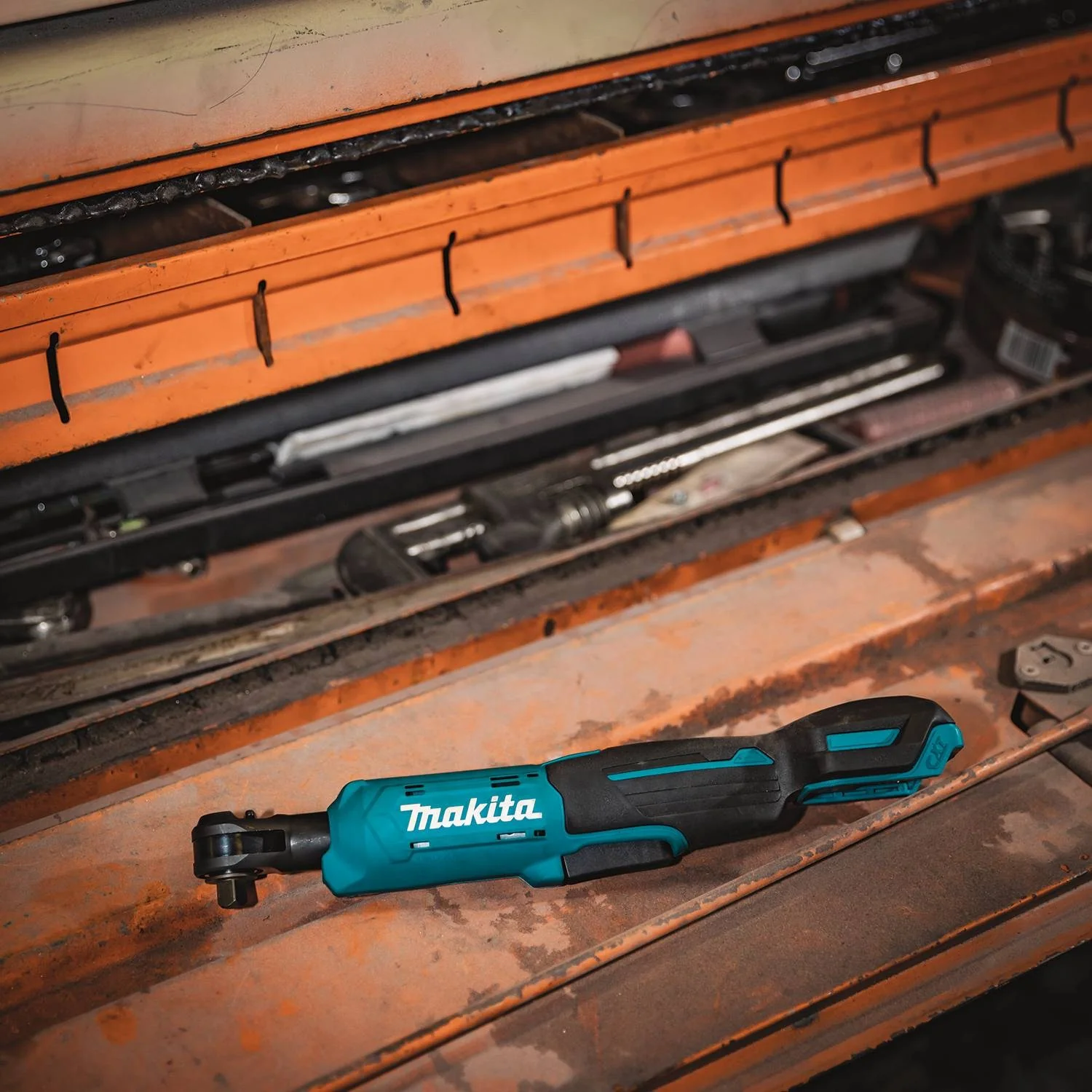 Makita 12V max CXT Lithium-Ion Cordless 3/8" / 1/4" Sq. Drive Ratchet (Bare Tool) - Image 4
