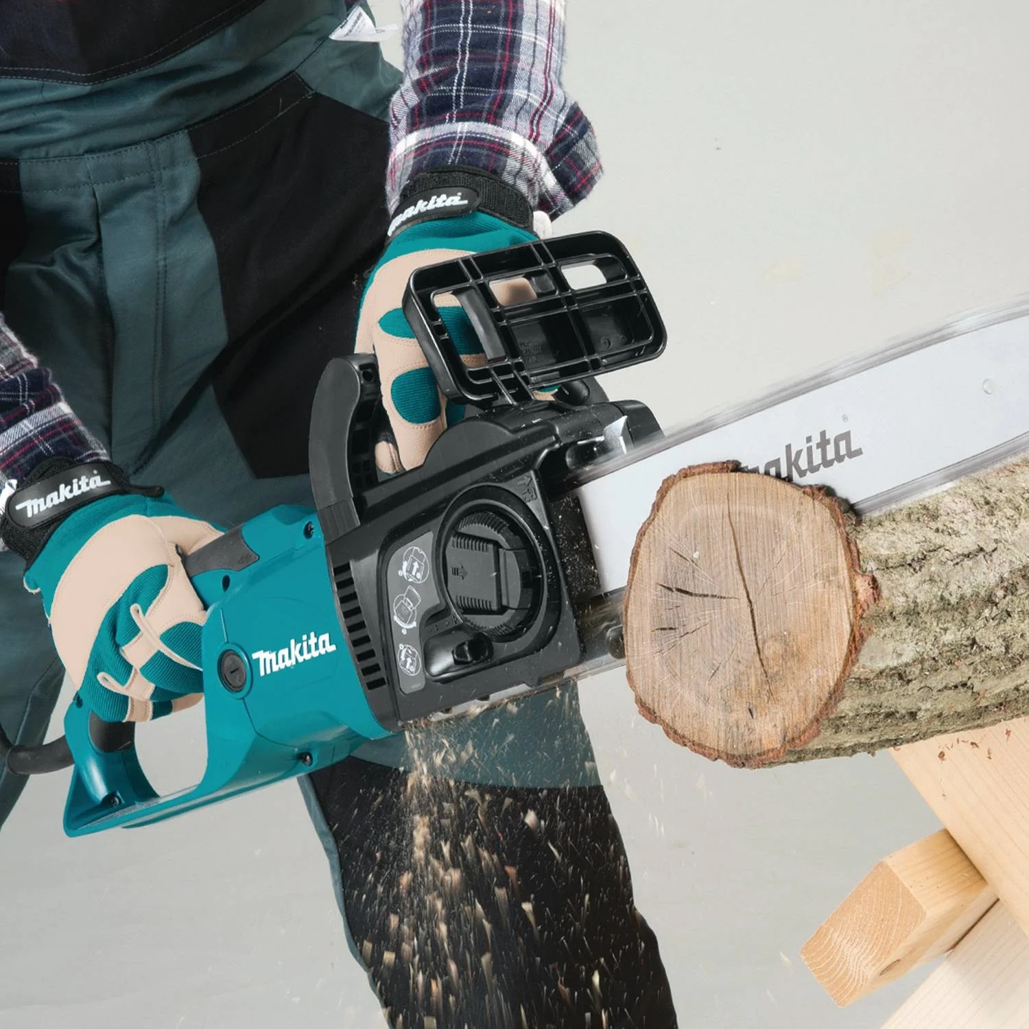 Makita UC3551A - 14" Electric Chain Saw (3/8", .050") - Image 2