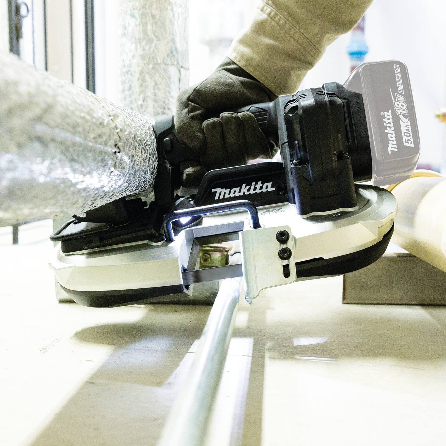 Makita 18V LXT Lithium-Ion Sub-Compact Brushless Cordless Band Saw (Bare Tool) - Image 4