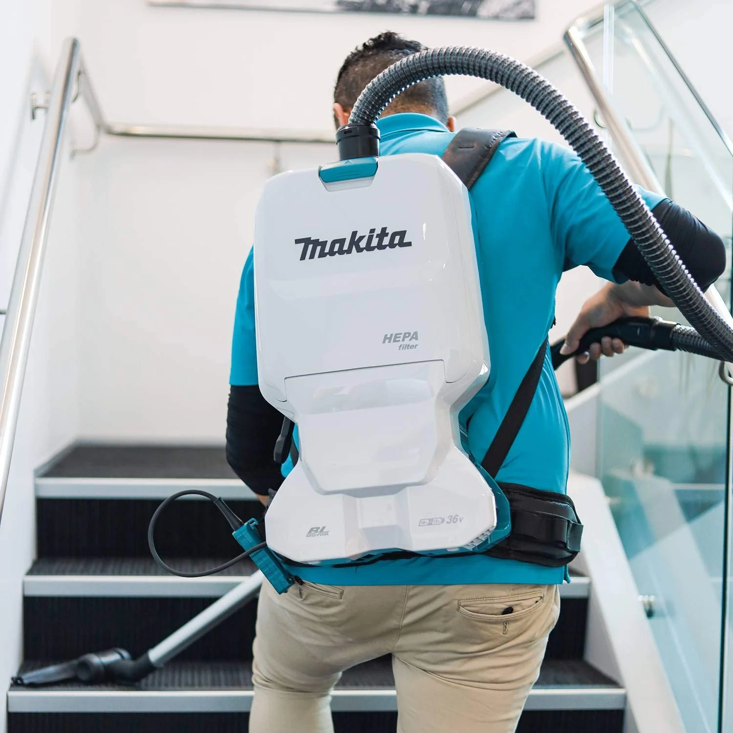 Makita (XCV17PG) 18V X2 LXT Lithium-Ion (36V) Brushless Cordless 1.6 Gallon HEPA Filter Backpack Dry Vacuum (6.0Ah) - Image 9
