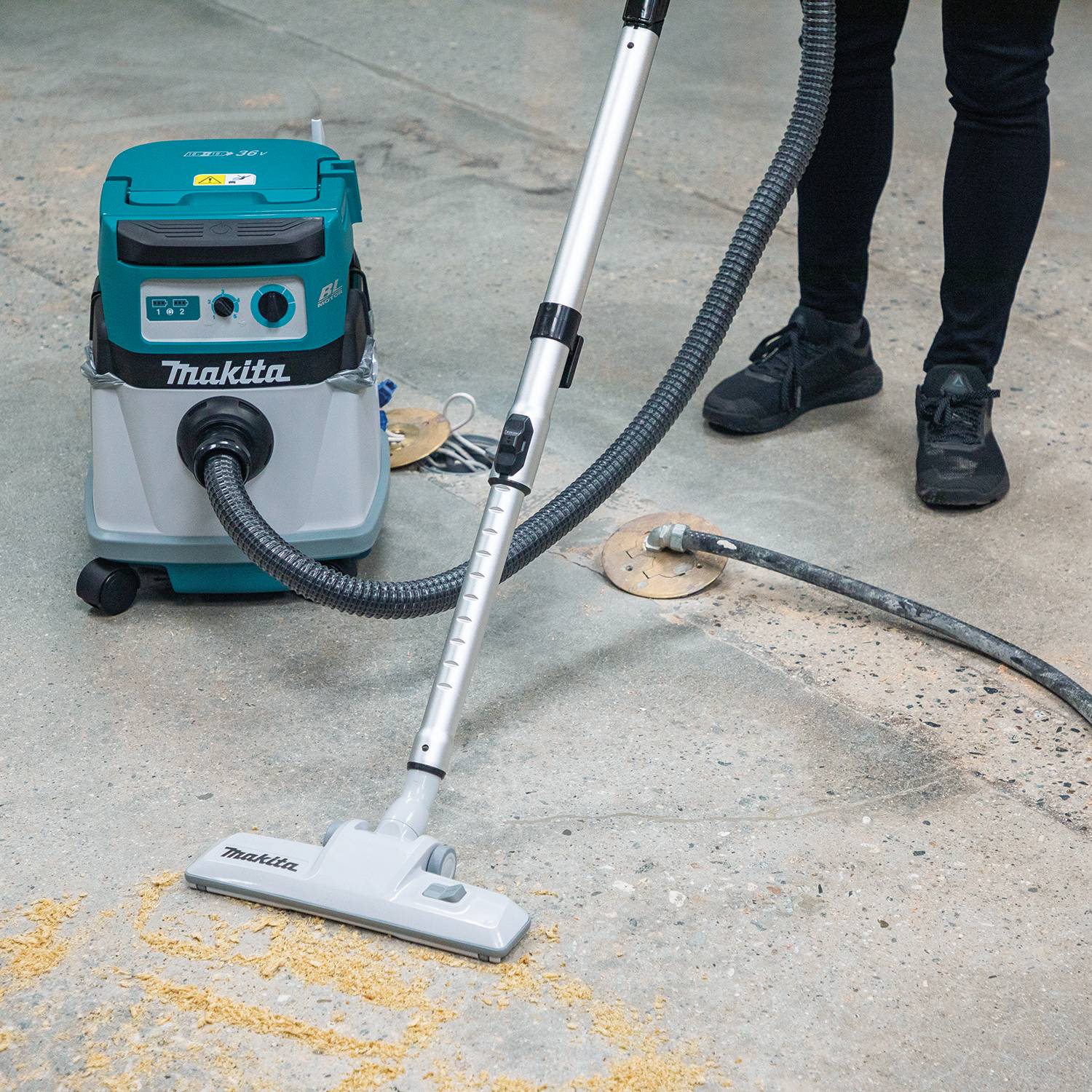 Makita XCV23Z - 36V (18V X2) LXT Brushless 4 Gallon Wet/Dry Dust Extractor/Vacuum (Bare Tool) - Image 3