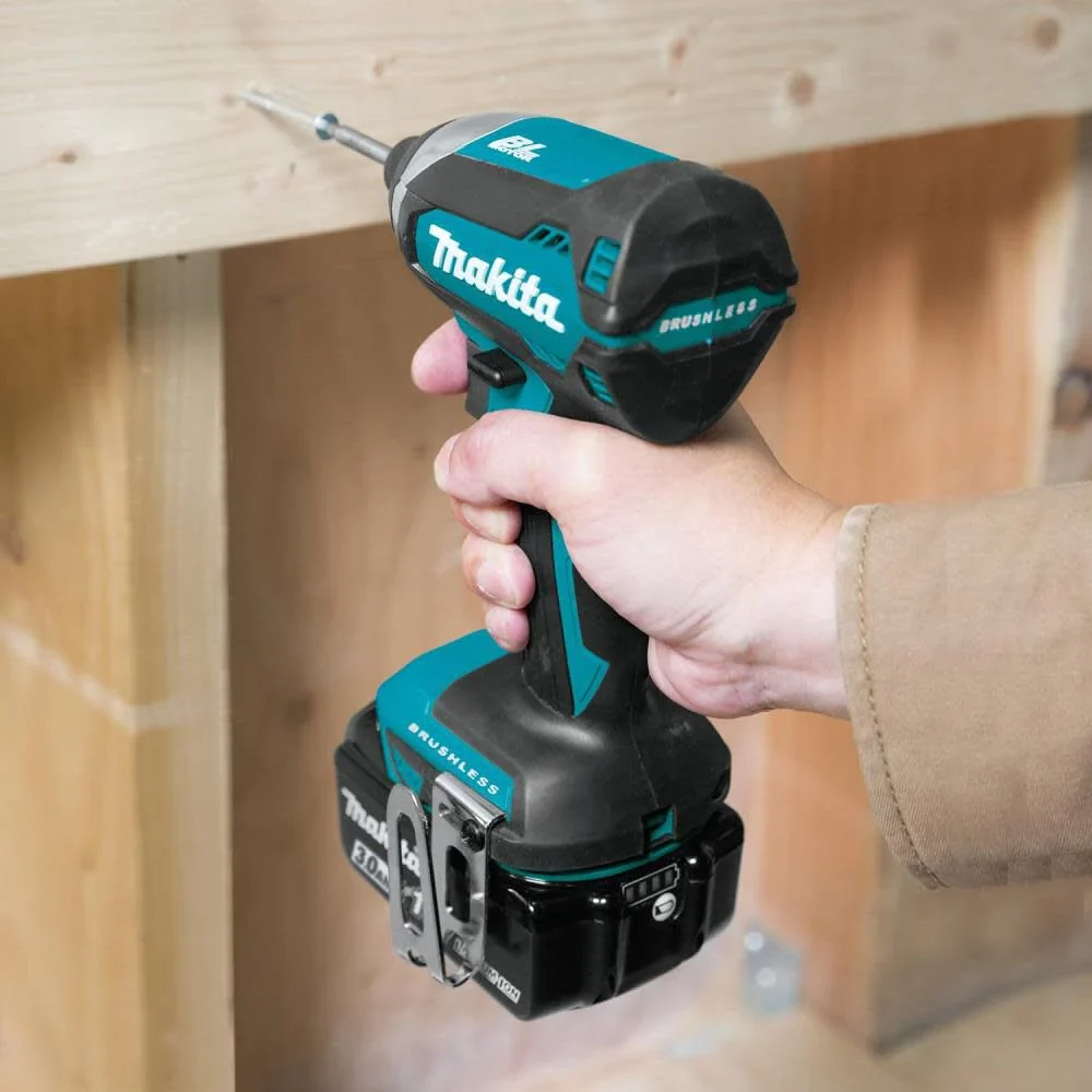 Makita 18V LXT (XDT131X2) Lithium-Ion Brushless Cordless Impact Driver 3 Ah Kit with L.E.D Flashlight and 2 Batteries - Image 5