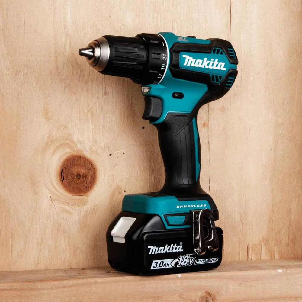 Makita 18V LXT (XFD131X2) Lithium-Ion Brushless Cordless 1/2 Inch Driver-Drill 3 Ah Kit with L.E.D Flashlight and 2 Batteries - Image 4