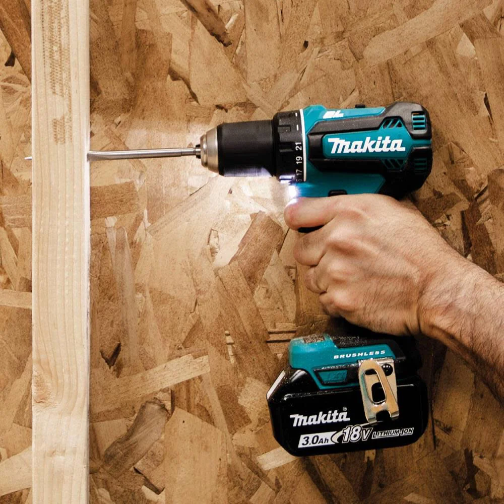 Makita 18V LXT (XFD131X2) Lithium-Ion Brushless Cordless 1/2 Inch Driver-Drill 3 Ah Kit with L.E.D Flashlight and 2 Batteries - Image 6