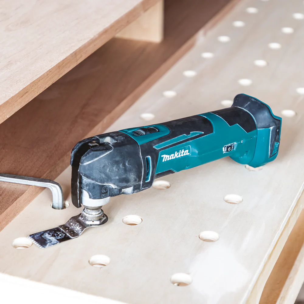 Makita XMT03Z - 18V LXT Lithium-Ion Cordless Oscillating Multi-Tool, tool-less clamp system (Bare Tool) - Image 3