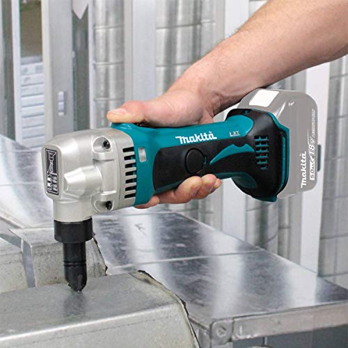 Makita (XNJ01T) 18V LXT Lithium-Ion Cordless 16 Gauge Nibbler Kit 5.0 Ah - Image 3