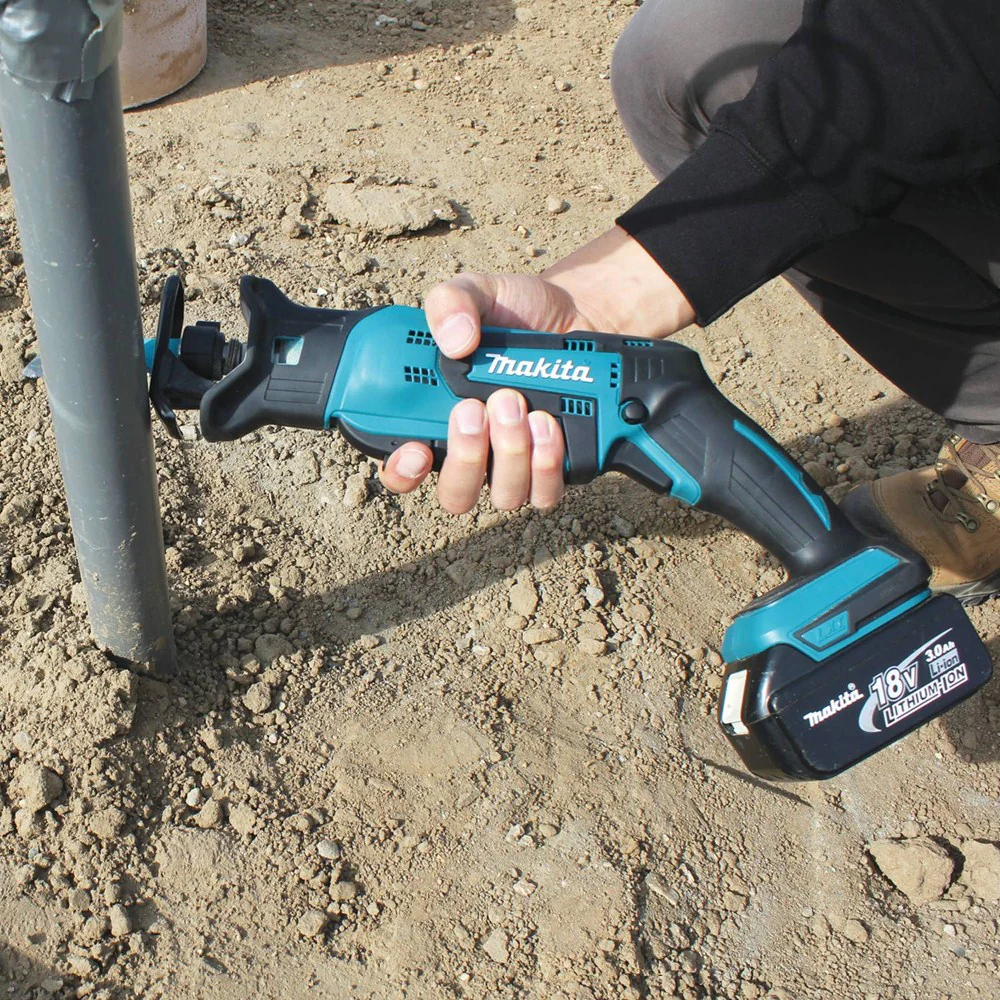 Makita 18V LXT (XRJ01Z) Lithium-Ion Cordless Compact Recipro Saw (Bare Tool) - Image 2