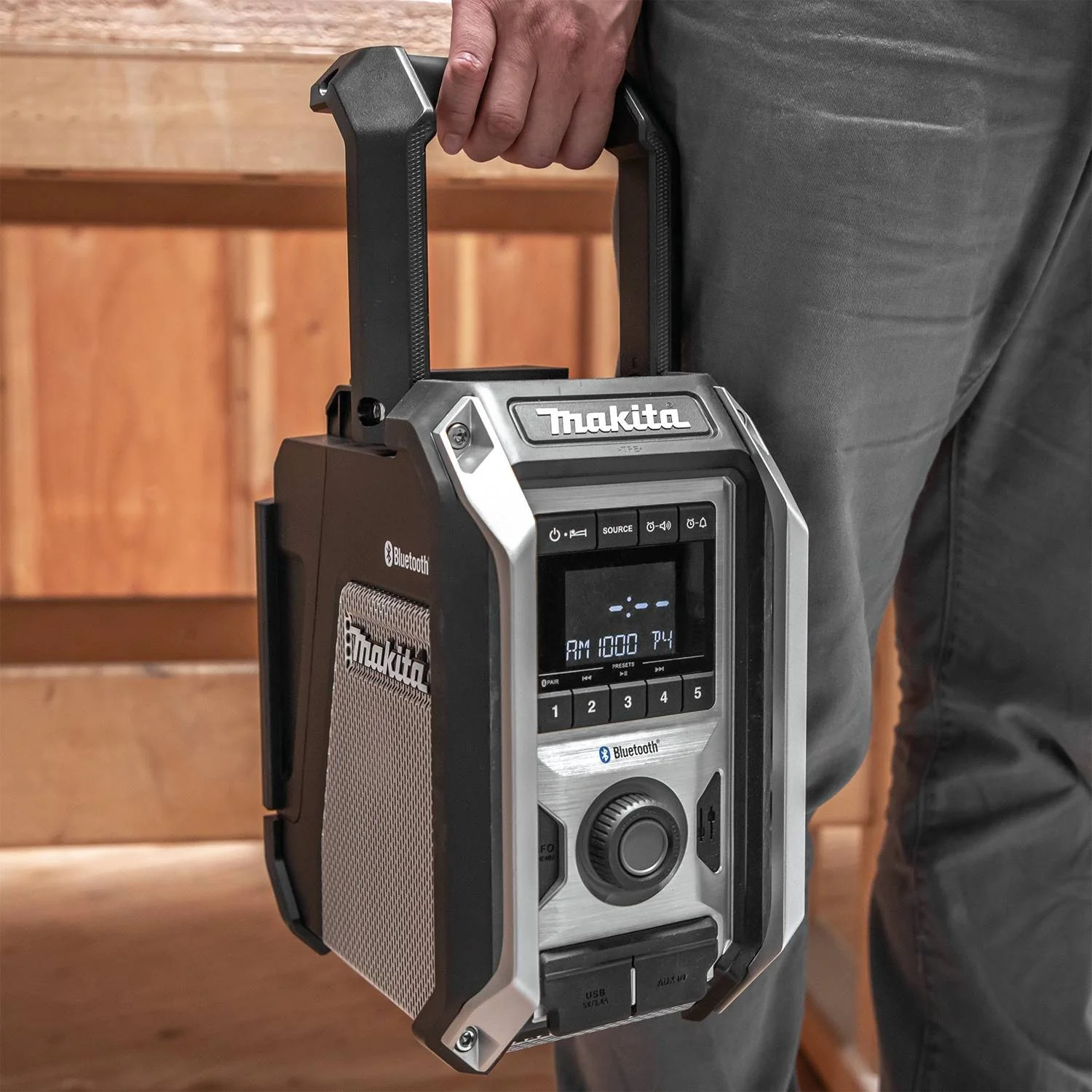 Makita 18V LXT / 12V max CXT Lithium‑Ion Cordless/Corded Bluetooth Job Site Radio (Bare Tool) - Image 3