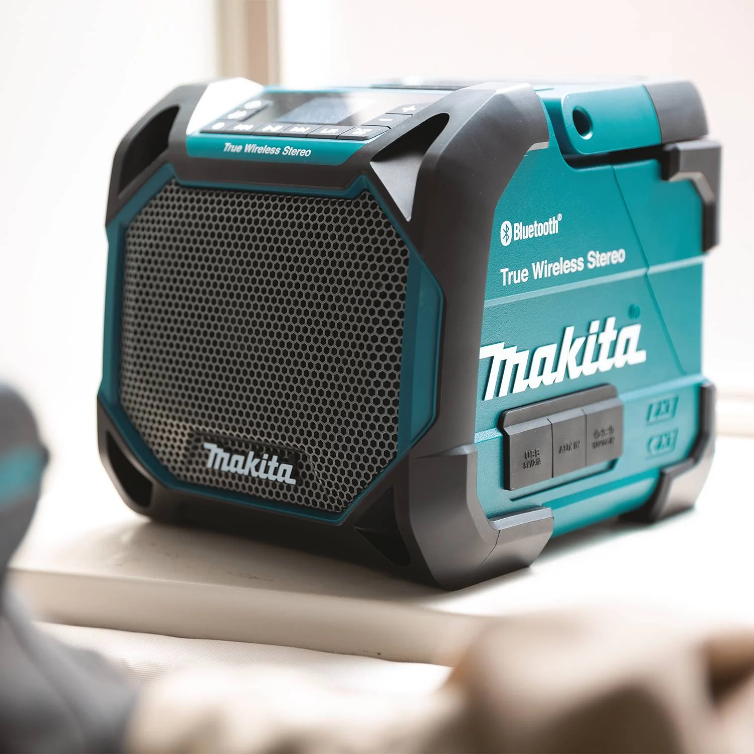 Makita 18V LXT / 12V Max CXT Lithium-Ion Cordless Bluetooth Job Site Speaker (Bare Tool) - Image 2