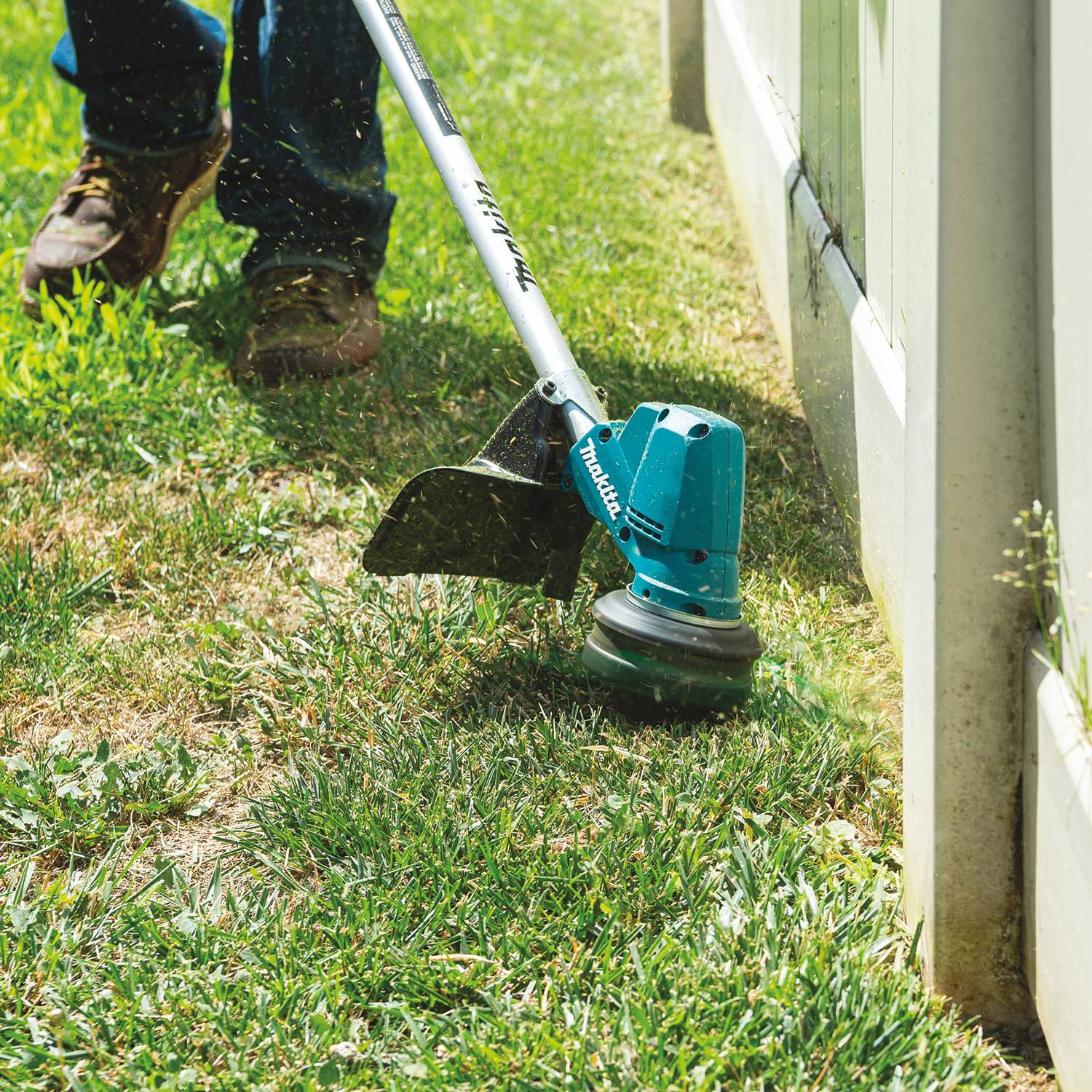 Makita XRU23Z 18V LXT Lithium-Ion Brushless Cordless 13" String Trimmer (Bare Tool) - Image 3