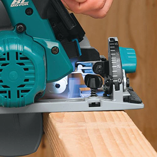 Makita (XOP02Z) 18V LXT Lithium-Ion Brushless Cordless 6-1/2" Circular Saw - Image 10