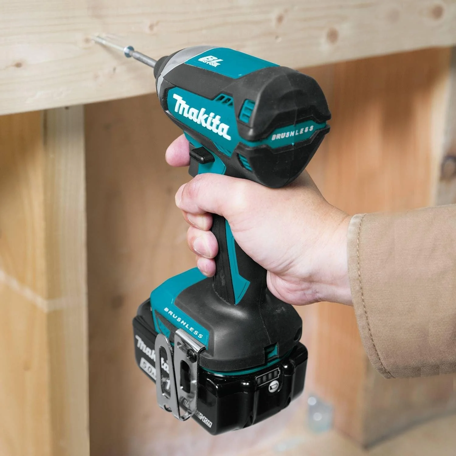 Makita XT269T 18V LXT Lithium-Ion Brushless Cordless 2-Pc. Combo Kit (5.0Ah) Kit Only - Image 3