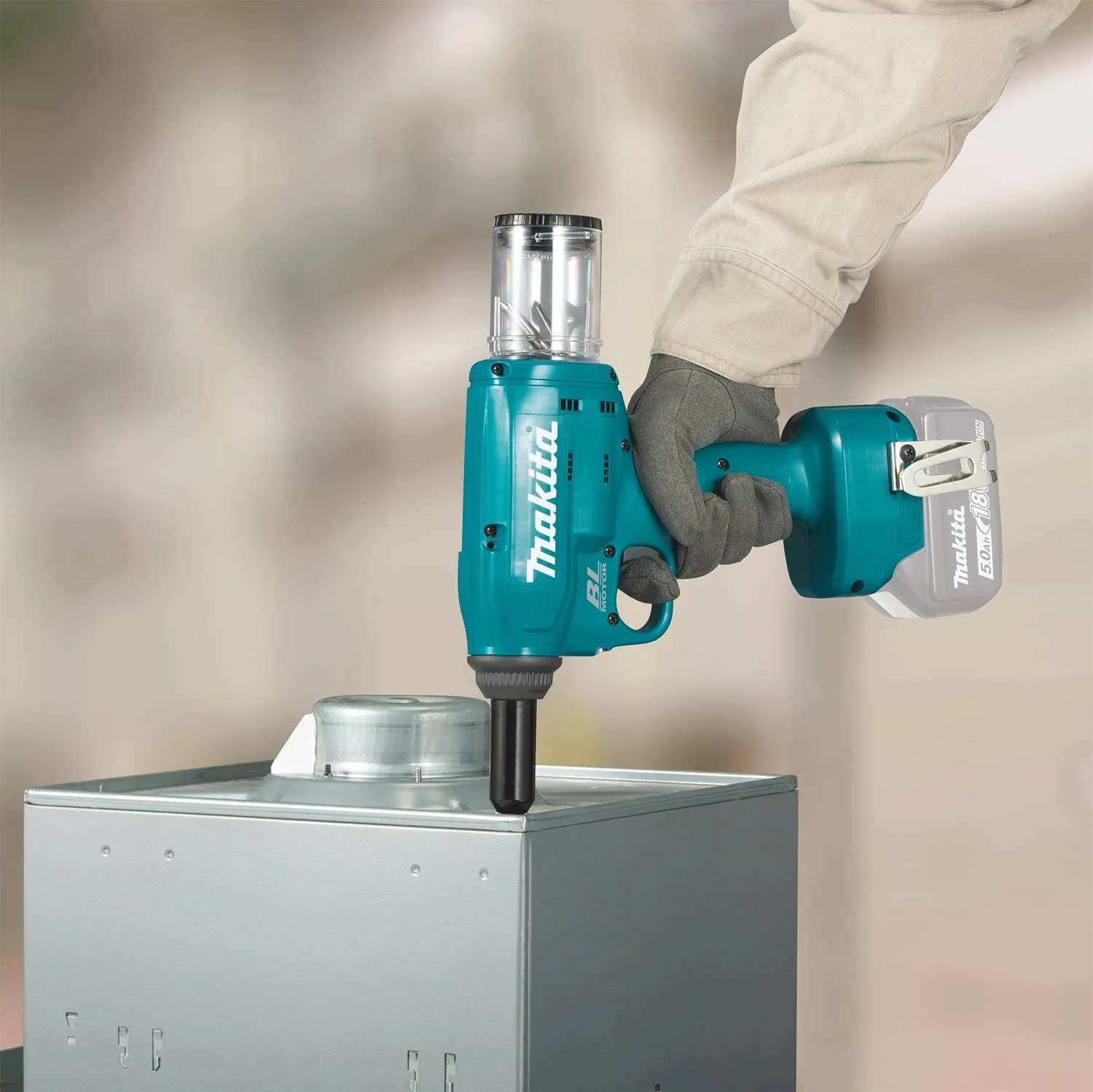 Makita 18V LXT Lithium-Ion Brushless Cordless Rivet Tool (Bare Tool) - Image 4