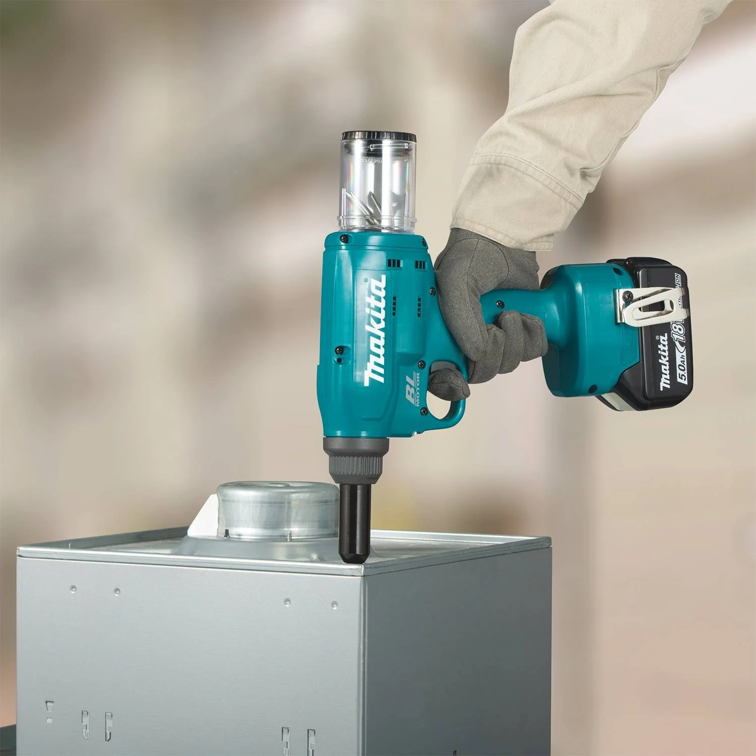 Makita 18V LXT Lithium-Ion Brushless Cordless Rivet Tool Kit, case (5.0Ah) - Image 2