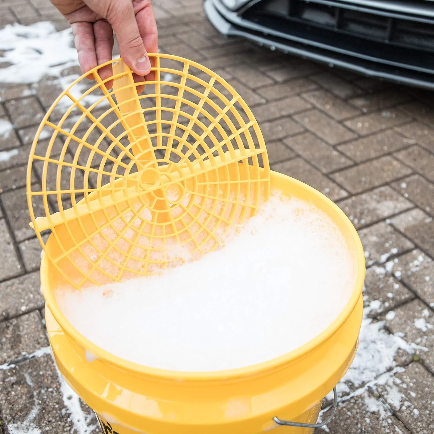 Meguiar's X3003 Yellow Bucket, Car Wash Bucket for Water and Suds, 3.5 Gallon - Image 2