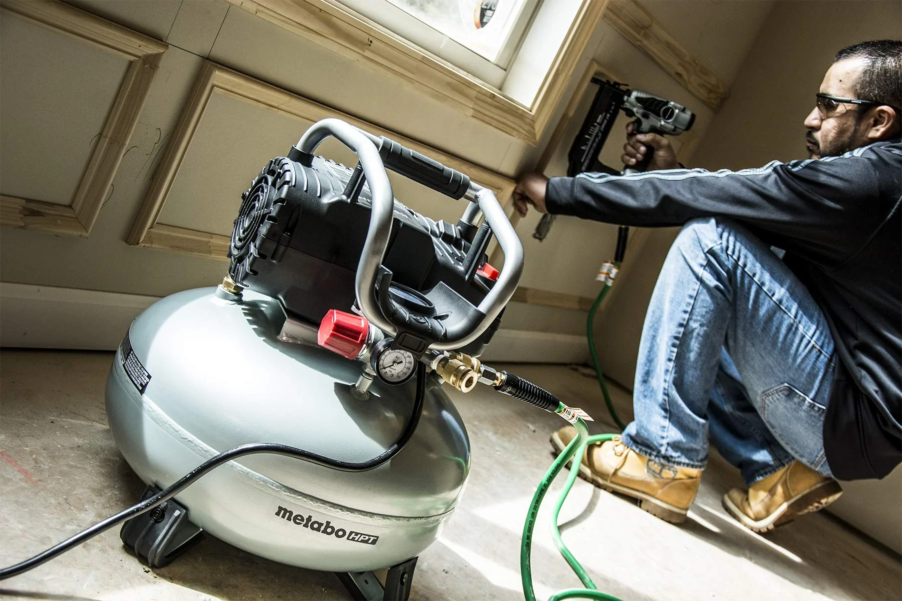 Metabo HPT Air Compressor Combo Kit with Brad Nailer, Pancake Compressor, and 25 Ft Air Hose - Image 4