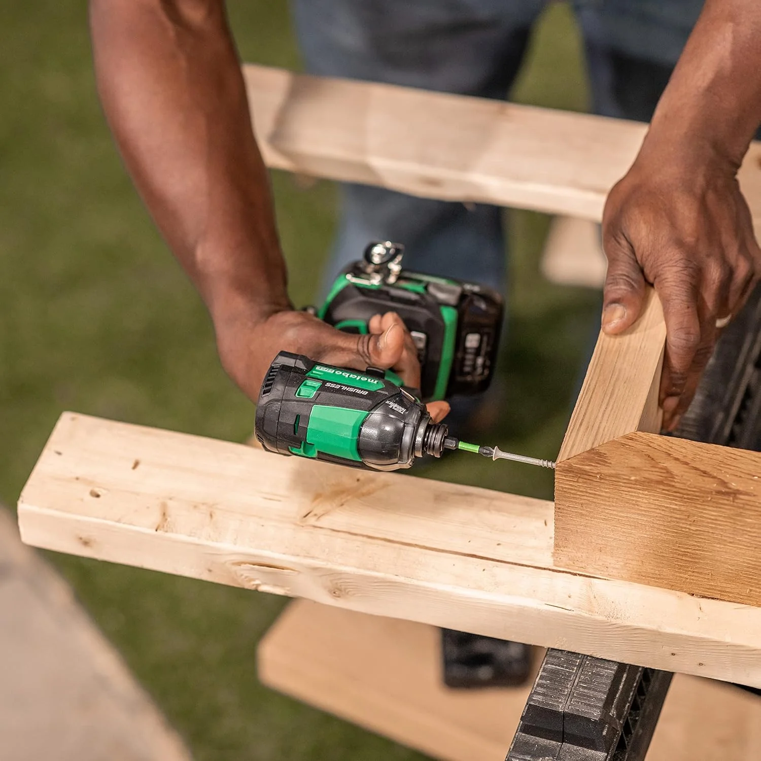 Metabo HPT Pneumatic Roofing Nailer + 18V Impact Driver Pro Bundle Kit, 1-3/4-Inch Coil Roofing Nailer with BONUS 18V Triple Hammer Impact Driver Kit, KNV45AB2 - Image 9