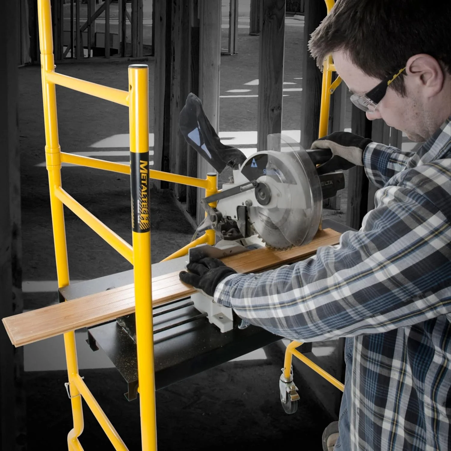 Metaltech I-IMIS Job Site Series 6-3/8' x 4' x 2-1/2' Scaffold, 900 Lb. Load Capacity - Image 5
