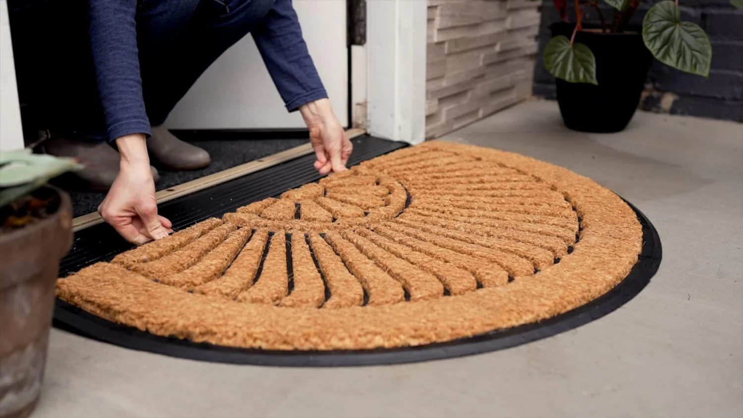 Notrax | C04S2439CR | Notrax, Crescent, Rubber-Backed Natural Coir Doormat, Entry Mat for Indoor or Outdoor Use, 24"x39", C04 (C04S2439CR) - Image 3
