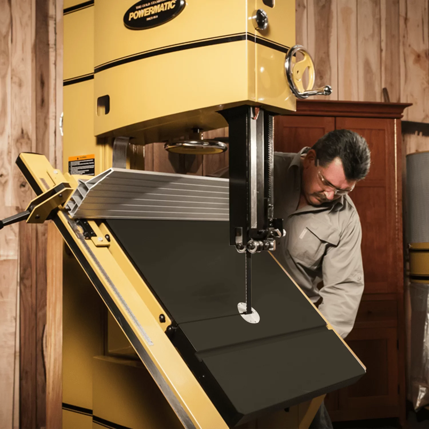Powermatic 18 In. Woodworking Bandsaw with ArmorGlide 5HP 3PH 460V PM1800B-3T - Image 5