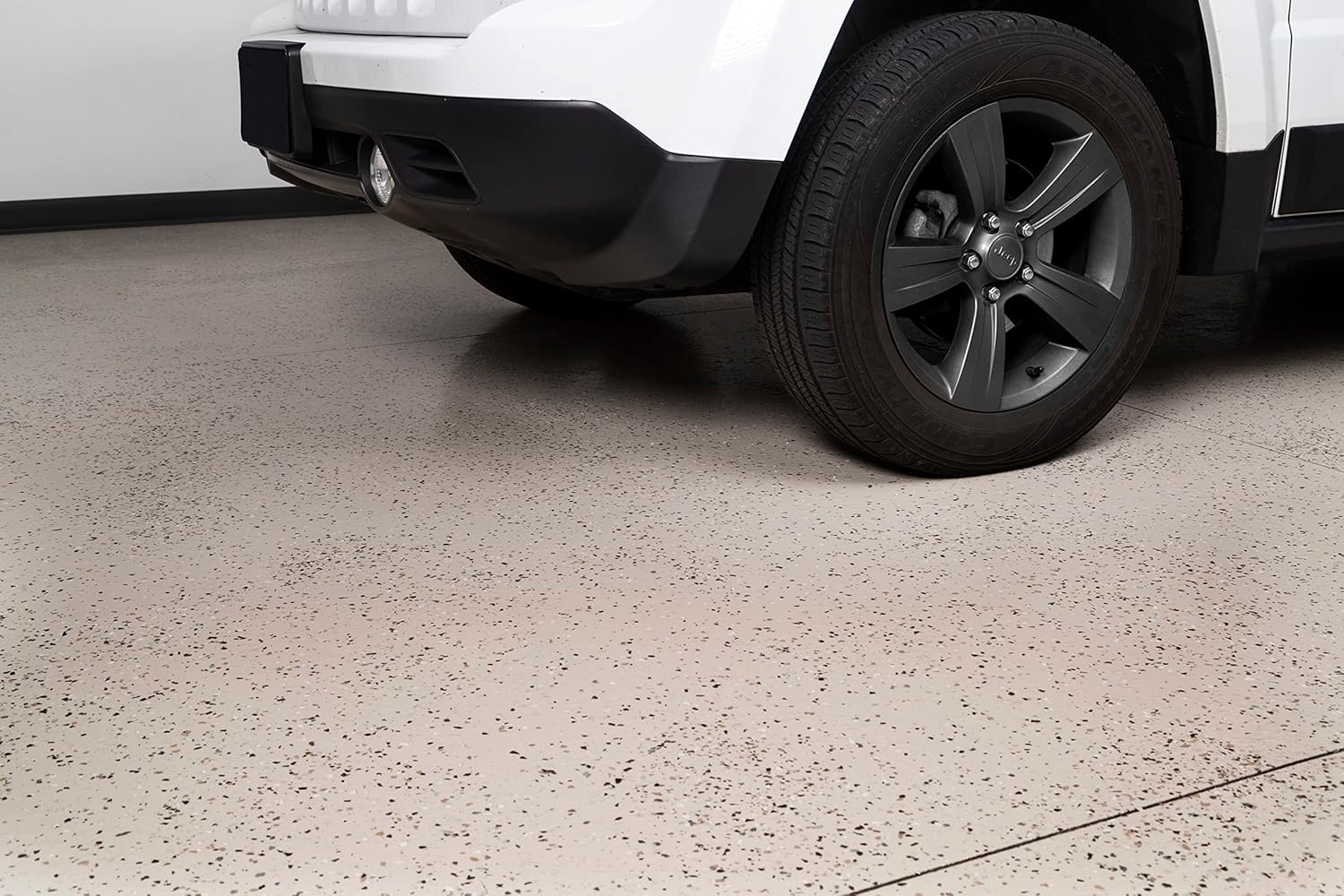 Rust-Oleum 381086 RockSolid Polycuramine Garage Floor Coating, 1 Car Kit, High Gloss Modern Greige - Image 9