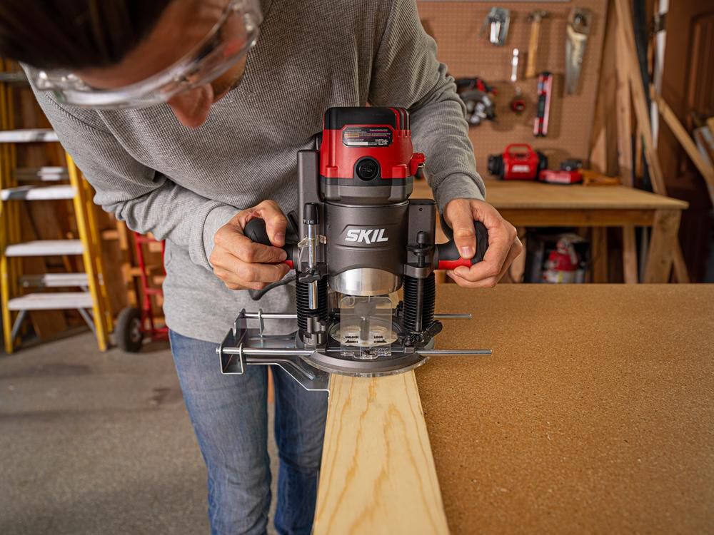 SKIL 14 Amp Plunge and Fixed Base Digital Router - Image 4