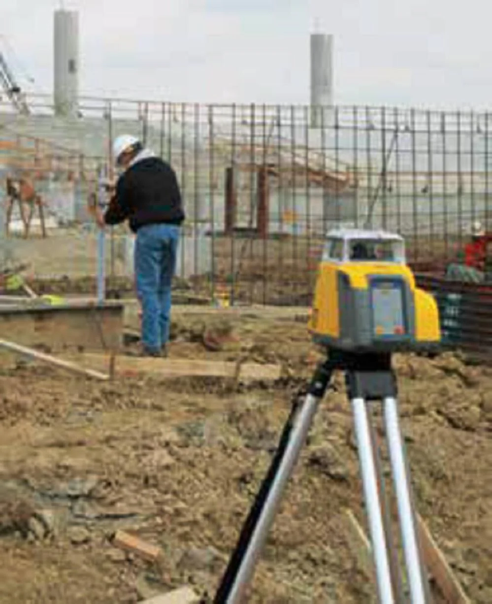 Spectra Precision Laser Level Kit - 15ft Grade Rod/Inches and Tripod - Image 4