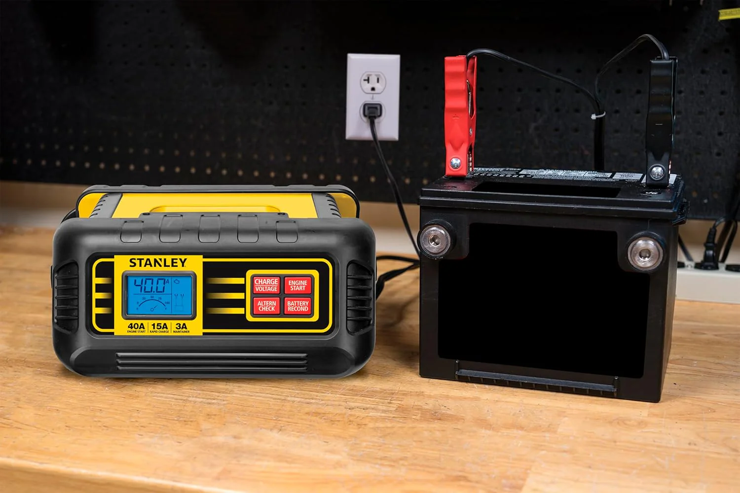 STANLEY BC40BS 40 Amp High Frequency Battery Charger with Engine Start and Patented Voltage and Alternator Check - Image 4