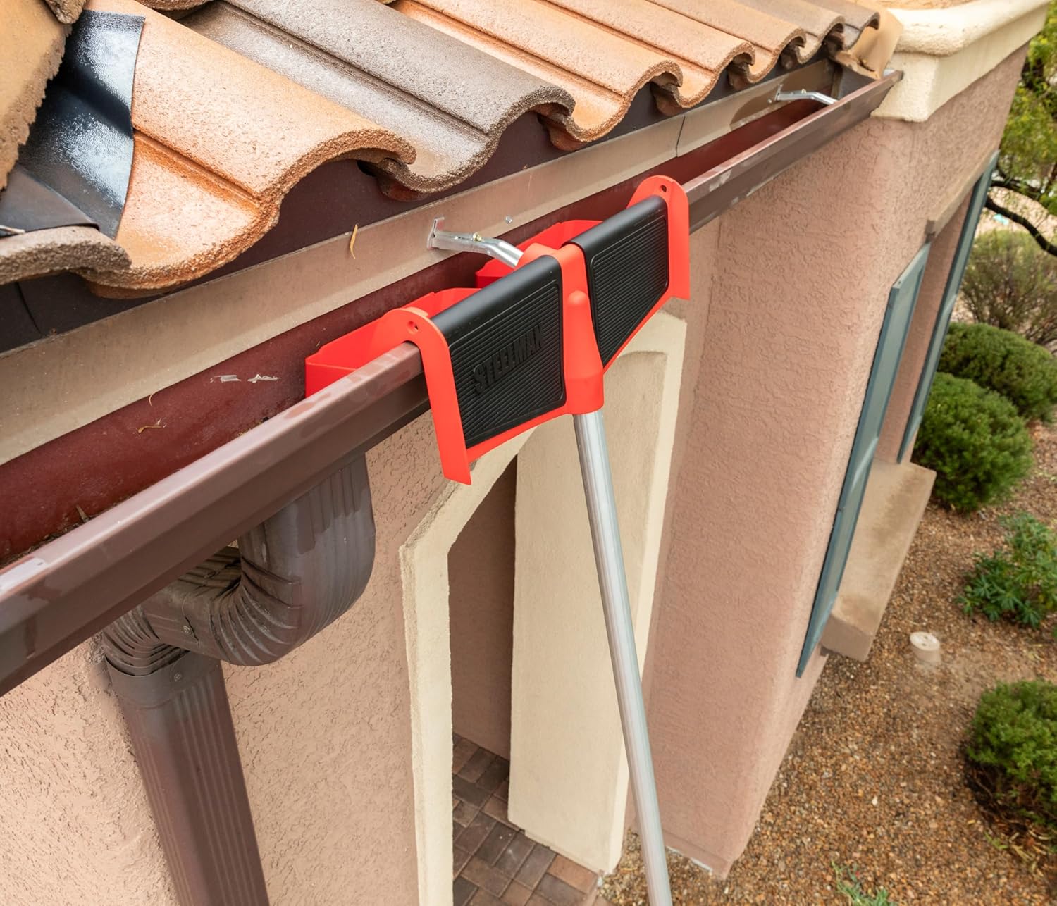 Steelman 61311 Gutter Guard and Ladder Stabilizer, Protect Gutters from Scratches and Dents, Improve Roof Access Safety - Image 5