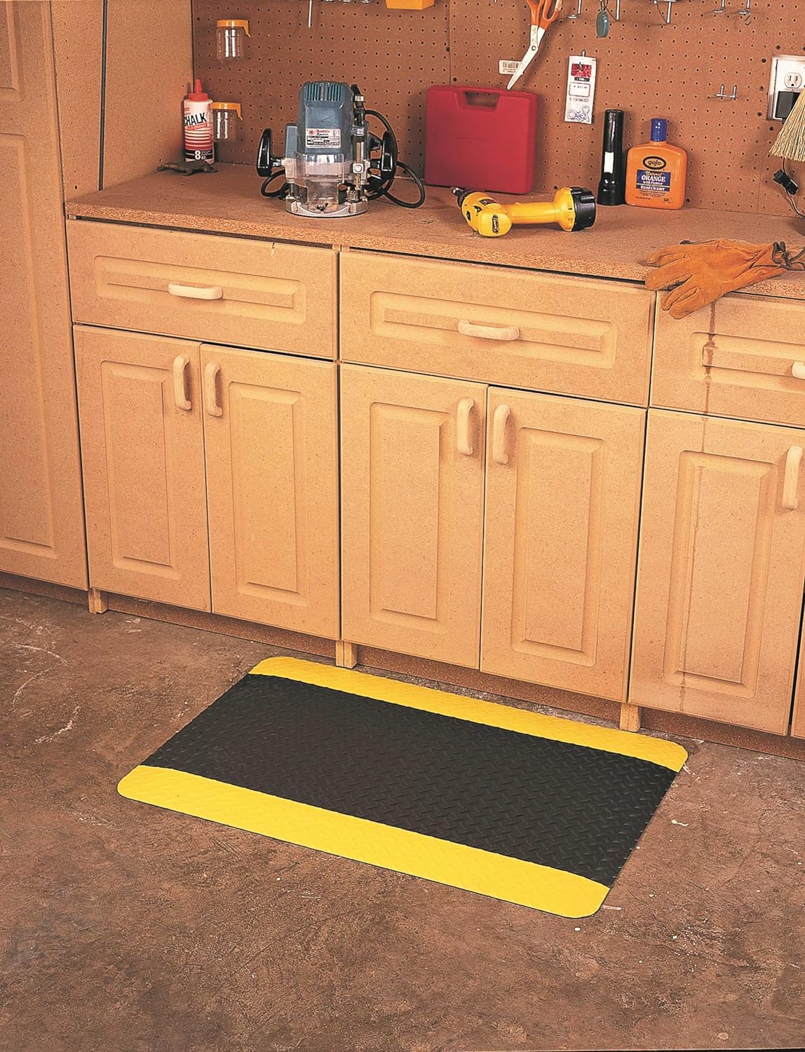 Wearwell Diamond-Plate SpongeCote UltraSoft Mat Anti-Fatigue Workstation Mat. 2' W x 3' L x 15/16" Thickness. Nitricell Sponge. Pre-Beveled Edge. - Image 4