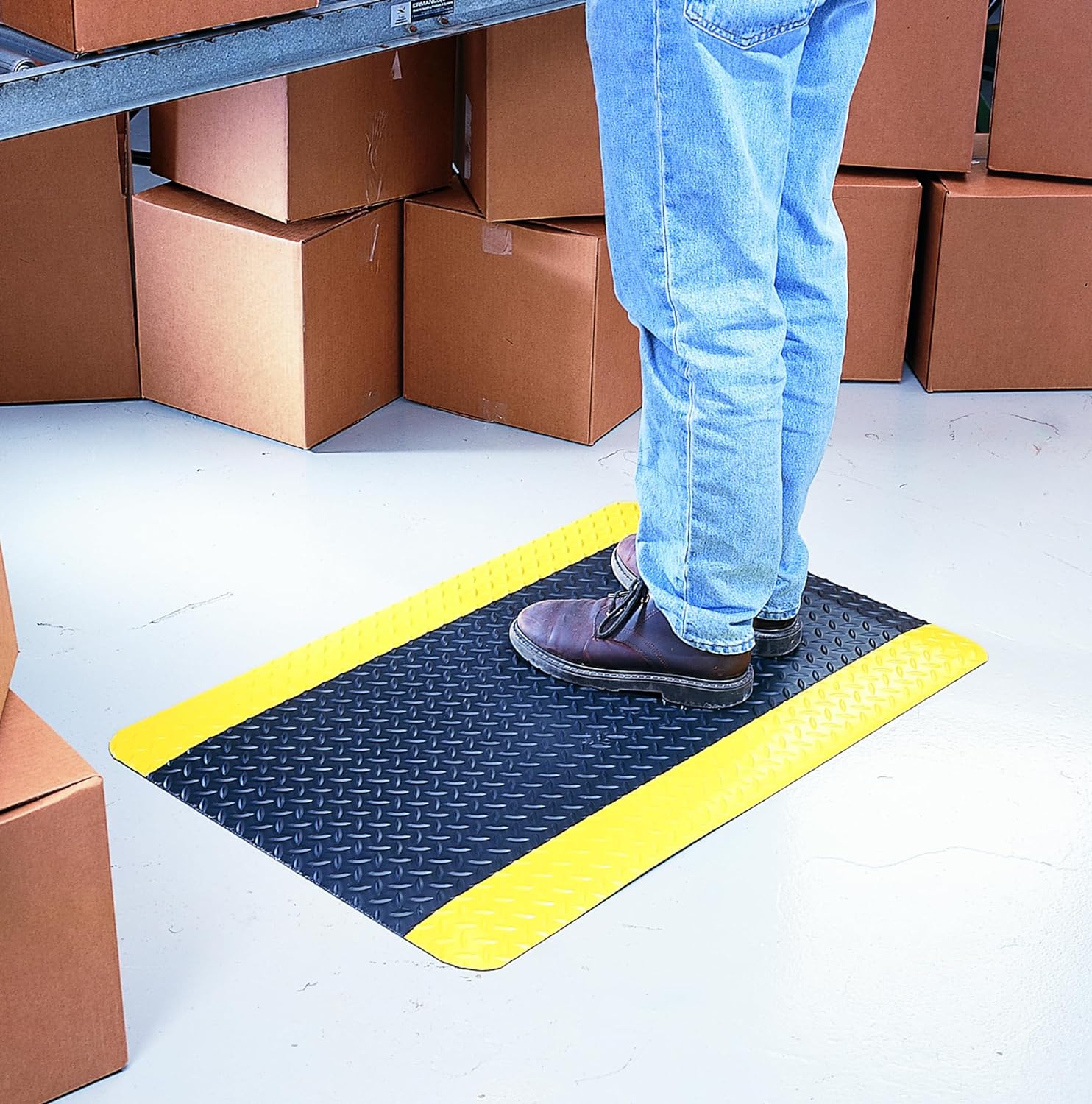 Wearwell Diamond-Plate SpongeCote UltraSoft Mat Anti-Fatigue Workstation Mat. 2' W x 3' L x 15/16" Thickness. Nitricell Sponge. Pre-Beveled Edge. - Image 6
