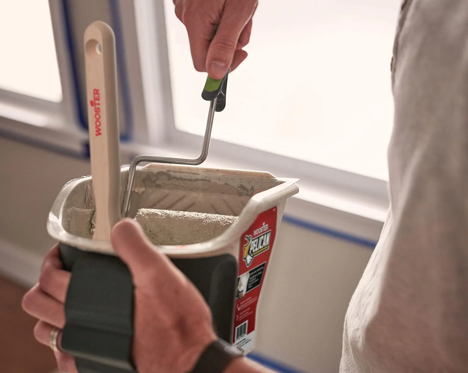 Wooster Brush (8619) Quart Pail, Pelican Hand Held 1, Gray & Red - Image 4